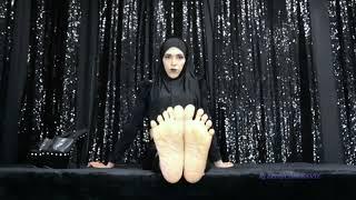 Feet worship Hijab soles