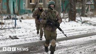 Ukraine frontline fighting:  Russian forces attack Vuhledar - BBC News