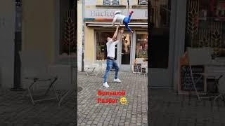 Эвелия учится летать. Иван Кузьминов и дочь на работе
