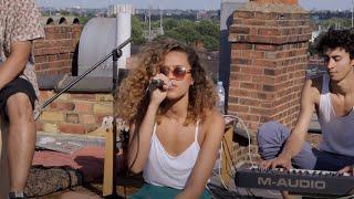 Izzy Bizu - Fools Gold (Rooftop Sessions)