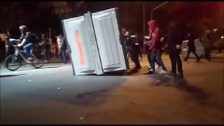 Grupo protagoniza atos de vandalismo durante protesto em Porto Alegre