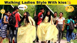 La la la li la la la song/ Walking Ladies Style  with Kiss  || Epic Reaction