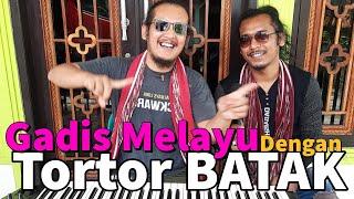 LAGU YG SANGAT TERKENAL DI BATAK / GADIS MELAYU DENGAN TORTOR BATAK SIBORU TOBA DENGAN GOYANG DELI