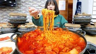 제 전국 1등 김치찌개집!나만 알고싶은 단골집에서 통돼지 두루치기 먹방