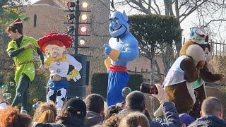 Dream and Shine Brighter Parade Disneyland Paris 30th Anniversary Show Central Plaza Character Party