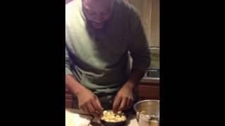 Chef BeStarvin Makes Mini Apple Cobblers