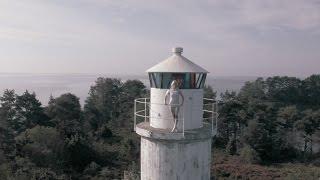 iamamiwhoami; chasing kites