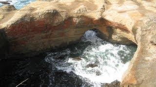  Relaxing  Video of Ocean Waves At "Devils Punch Bowl"