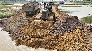 Great Project Bulldozer KOMATSU D58P Pouring Soil Stone Building New Road, 15Ton, 25Ton Truck