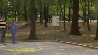 How to play petanque