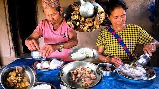 chicken curry with jungle man in Bhumi kitchen | Nepali village Kitchen ||