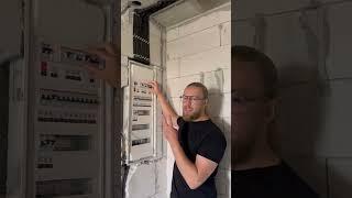 Огляд електрощита в однокімнатній квартирі! (частина 2) #електромонтаж #електрика #електрик