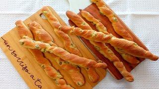 FILONCINI DI PANE ALLE OLIVE - BUONI, SANI, FACILI E GOLOSI - FATTI IN CASA IN MODO SEMPLICE