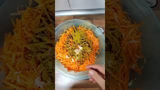 На мой взгляд самый удачный рецепт моркови по корейски. Быстро просто и очень вкусно 