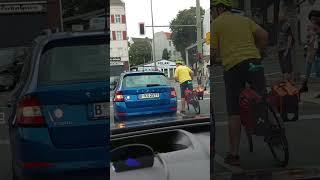 Fahrrad VS Auto - immer mehr Fahrradfahrer in Berlin terrorisieren unschuldige Fahrer #berlintomek