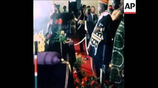 SYND 26 8 78 BODY OF PRESIDENT JOMO KENYATTA LYING IN STATE IN NAIROBI