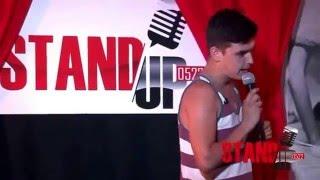 Сережа Ильин на сцене Stand up 0522 о своей офигенности