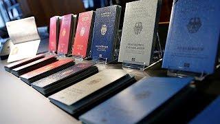 Kleiner und mit Fingerabdruck: Deutsche bekommen neuen Reisepass