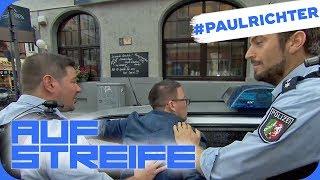 Betrunkener steigt ins Polizeiauto: Wer hat ihn abgefüllt? | #PaulRichterTag | Auf Streife | SAT.1