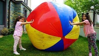 Kids and Mommy pretend play Big Ball - Fun Video