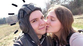 VLOG | прыжок с парашютом, иллюстраторские будни и еда)