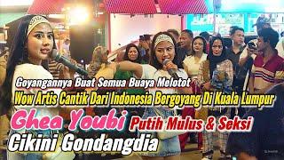  Wow Seksi..!! Penyanyi Dangdut Dari Indonesia Bergoyang Di Bukit Bintang.. Ghea Youbi Luar Biasa!