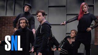 High School Theatre Show with Elizabeth Banks - SNL