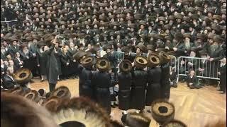 Bobover Rebbe Dances With his Family At His Granddaughter's Wedding - 9 Sivan 5783