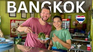 YOU WON’T BELIEVE THESE BANGKOK STREET FOOD PRICES  (everyone can eat here)