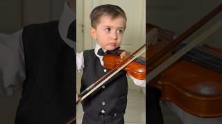 CONOCÍAS AL BEBE VIOLINISTA??? hoy viajamos con Filippo a Nueva YORK