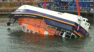 Lifeboat Capsize test