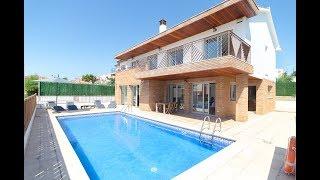 Grande villa avec piscine privée, barbecue située à Blanes et à seulement 400m. de la plage