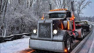 KW W900 Trucking Through The Snow In The State Of New York