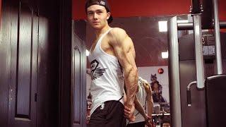 Enzo Carini - Clip - 19 yo - Bodyengineers