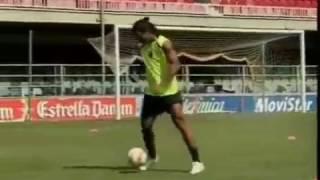 Ronaldinho Роналдиньо финт с перекладиной