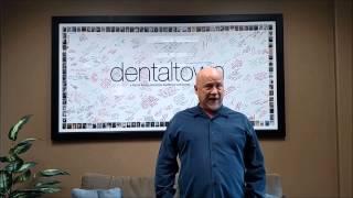 Dr. Howard Farran makes an announcement about Dentaltown Learning Live Event