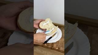 ¡Pon pasta de dientes dentro del pan y resuelve un problema común en casa!#shorts #viral #cocina