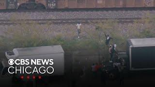 Thieves raid freight train on Chicago's West Side, keep going with police on scene