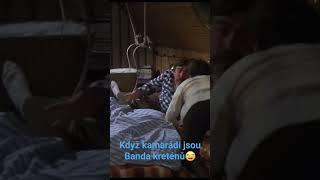 Když kamarádi jsou banda kreténů 