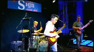 MATTEO MANCUSO "FRED" (Cover Allan Holdsworth): Sign Music Desk Concert