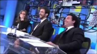 Rafinha Bastos beija Marco Luque e Mônica Iozzi na boca - CQC 01/08/2011