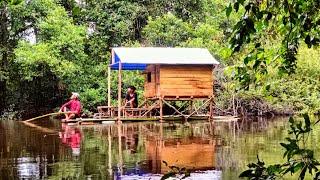 Camping hujan deras || Membangun rumah terapung di sungai air hitam