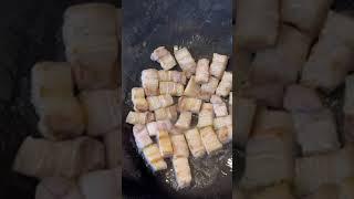 美味五花肉焖豆卜：家常菜的绝佳选择