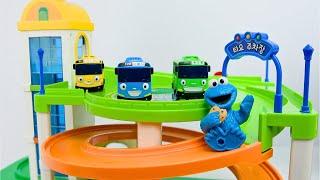 Toddler Toy Fun Learning Video with Sesame Street and Tayo the Little Bus | Elevator Toy Playset