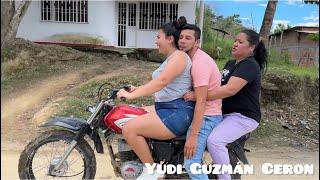 Cuando una mujer aprende a manejar moto