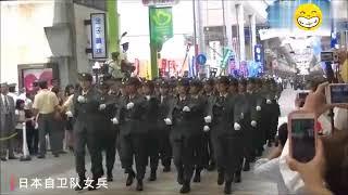 日本中國女兵閱兵對比，中國女兵正步出場，氣場簡直太强大了