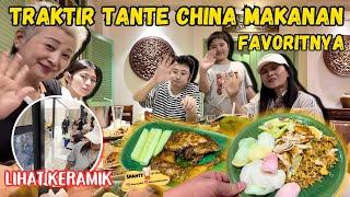 TRAKTIR TANTE CHINA MAKAN MASAKAN INDONESIA YANG DIA SUKAI SETELAH LIHAT-LIHAT KERAMIK UNTUK RUMAH