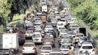 Students protest: Severe traffic jam on roads of Lahore