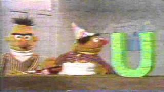 Ernie & Bert Happy Birthday to U - Sesame Street