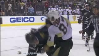 Sidney Crosby vs Matt Niskanen Nov 3, 2010